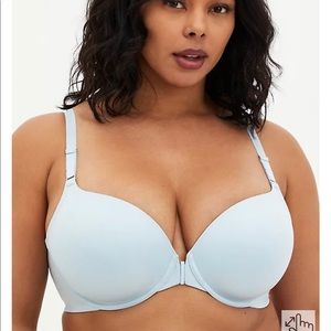 Torrid front closure bra